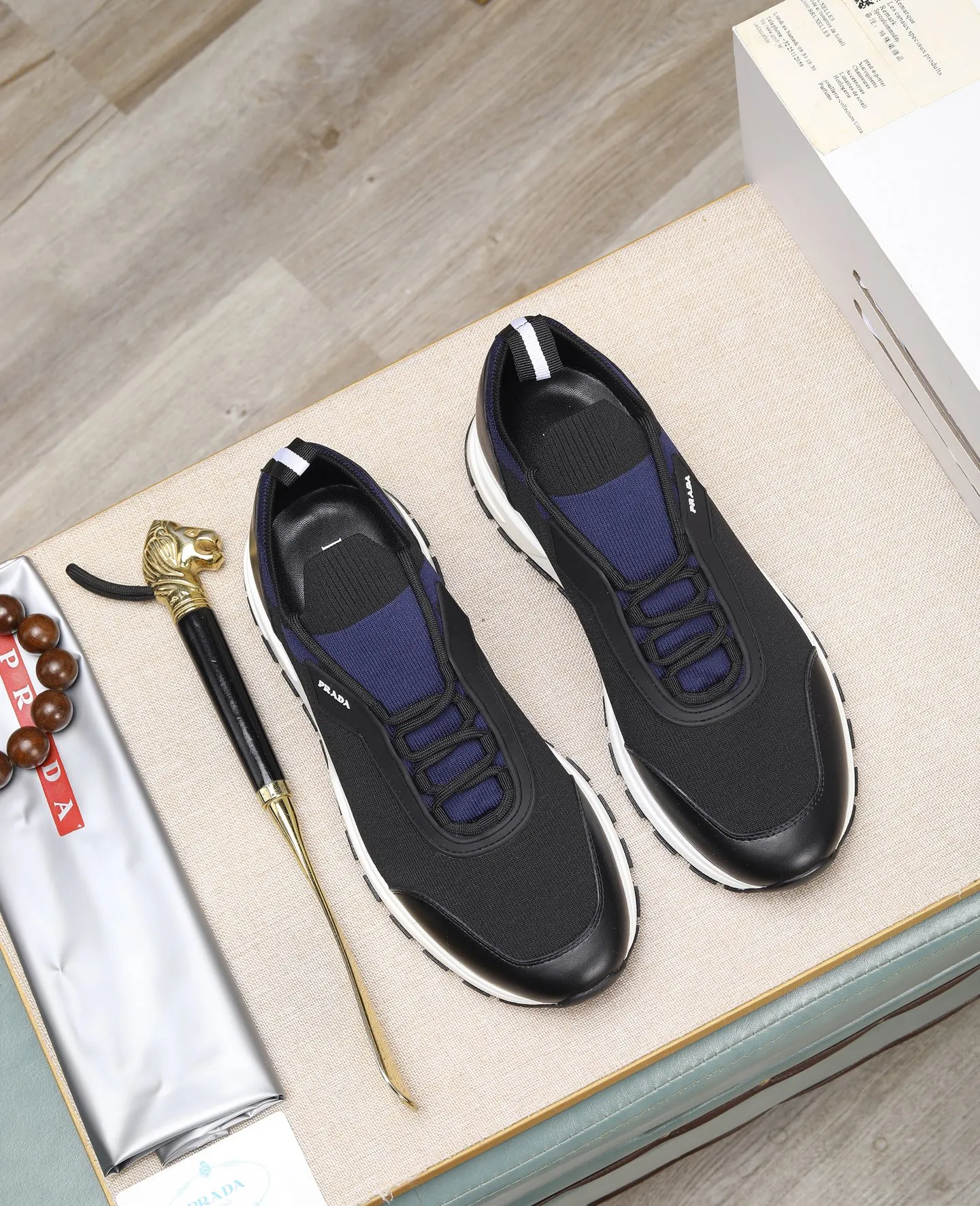 Men's clothing and shoes 💰500 👑👑The latest model of high-quality PRADA men's shoes on the Hong Kong purchasing agency official website has been launched in 1:1 copy, synchronized with Hong Kong counters, and on the same catwalk; all made of breathable fly weave ➕Imported breathable fabrics with cowhide lining, 🍡🍡The original 1:1 non-slip and wear-resistant; comfortable on the feet, attractive style, fine workmanship, and simple and neat shoe trees, showing the courage and toughness of men, 👍 Code number 38 to 45